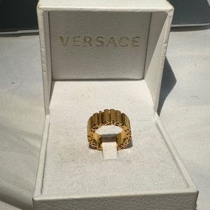 AUTHENTIC Versace logo-engraved Greca ring (with box)